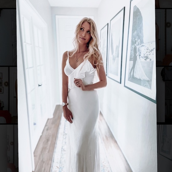 White flowy maxi dress - Picture 2 of 3